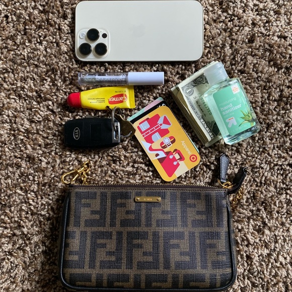 🐻 SOLD 🐻Fendi Zucca Spalmati Pochette - Picture 6 of 6